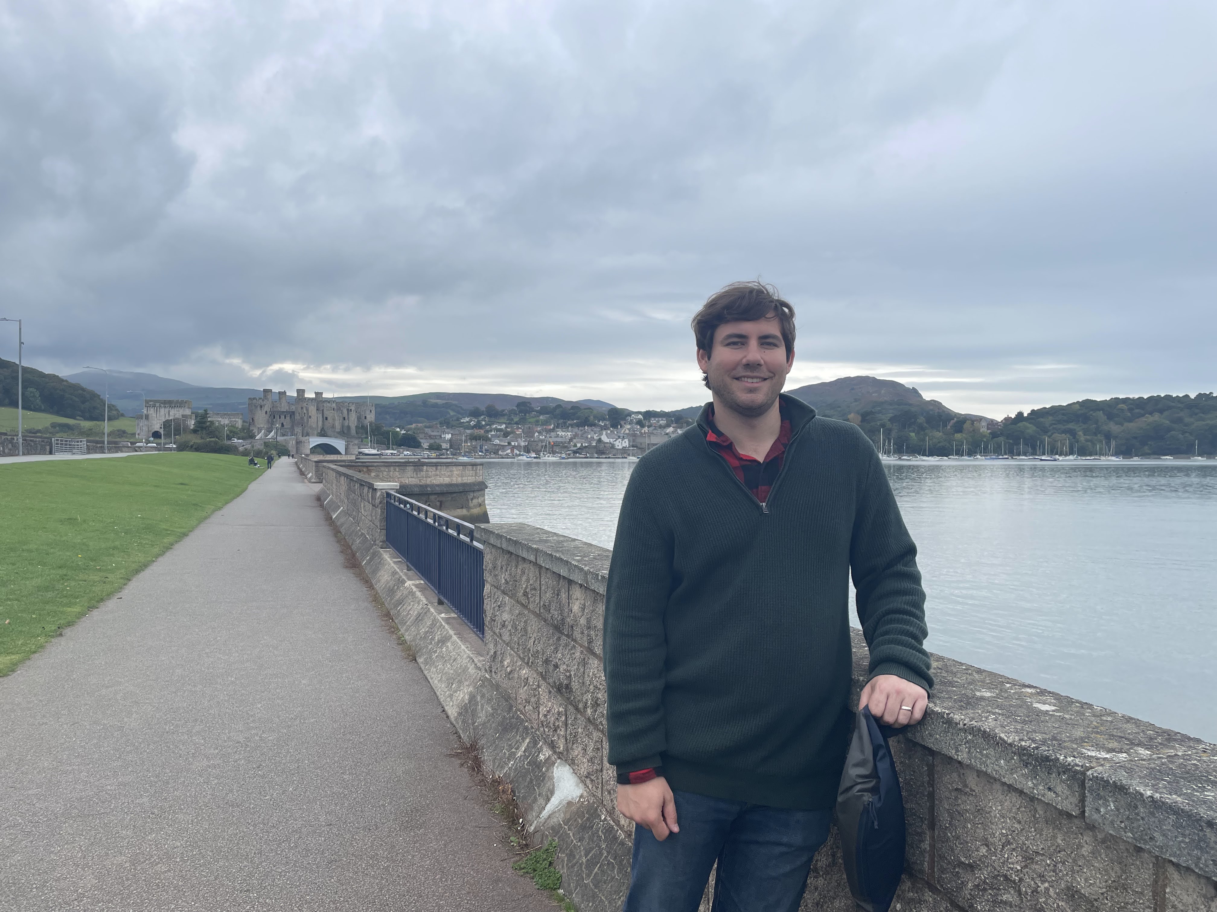 Steve Bentel headshot with natural background